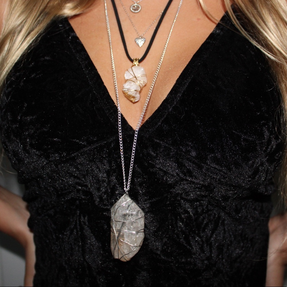 BIG QUARTZ WIRE NECKLACE